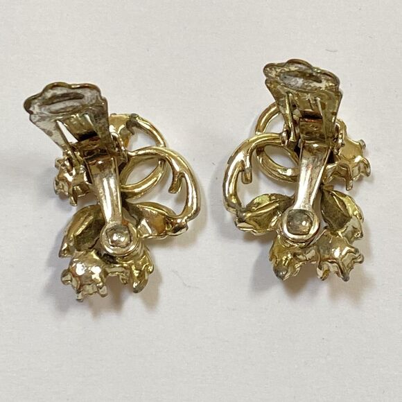 Vintage Clip On Earrings Mid Century Goldtone & Pink Rhinestones Filigree Floral - Picture 3 of 6